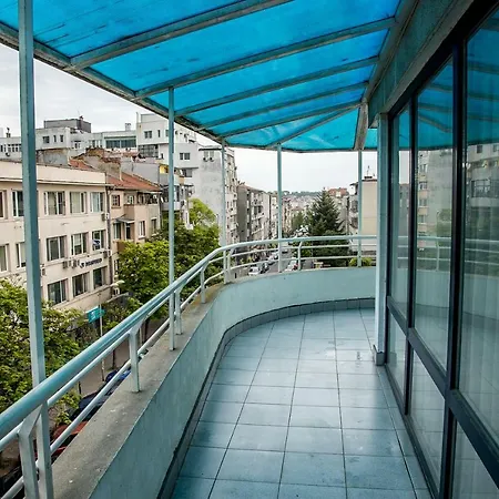 Daire Spacious & Sunny Maisonette With Terrace Near Centre By Flаt Manаger
